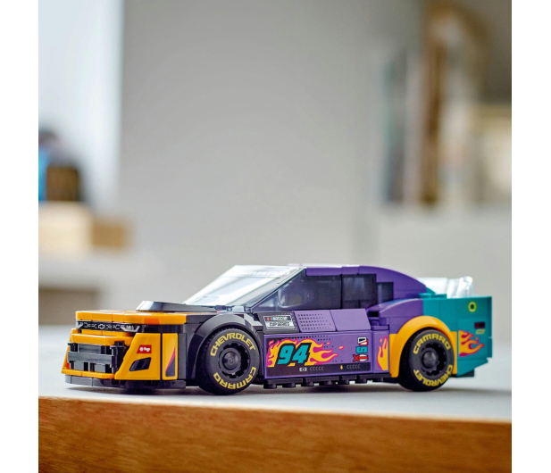 LEGO Speed Champions 76935 NASCAR® Next Gen Chevrolet Camaro ZL1 - 1266187 - zdjęcie 13